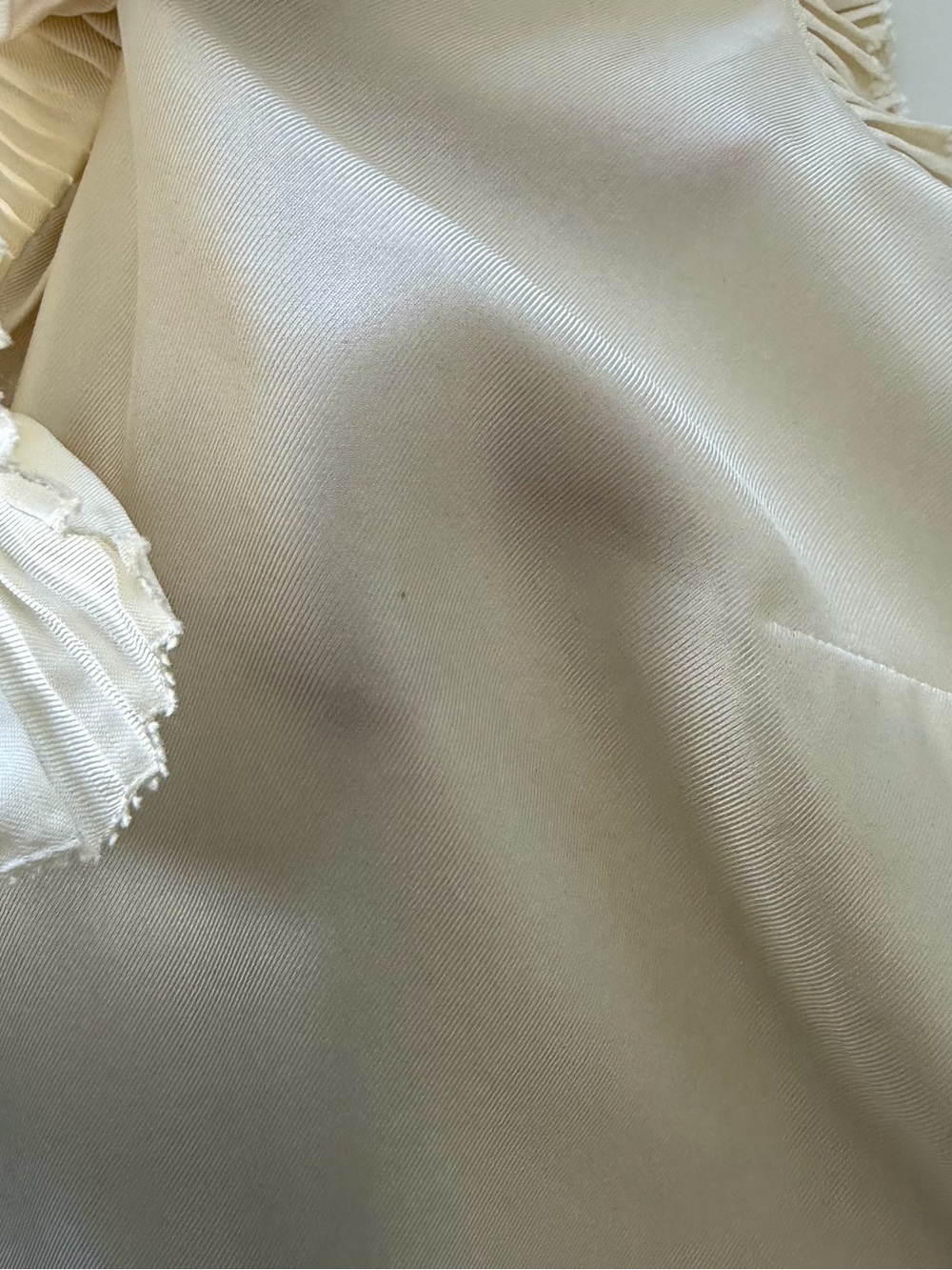 J.Crew 100% Silk Ruffle V-Neck Blouse Cream Tank Size 4. - Picture 13 of 14